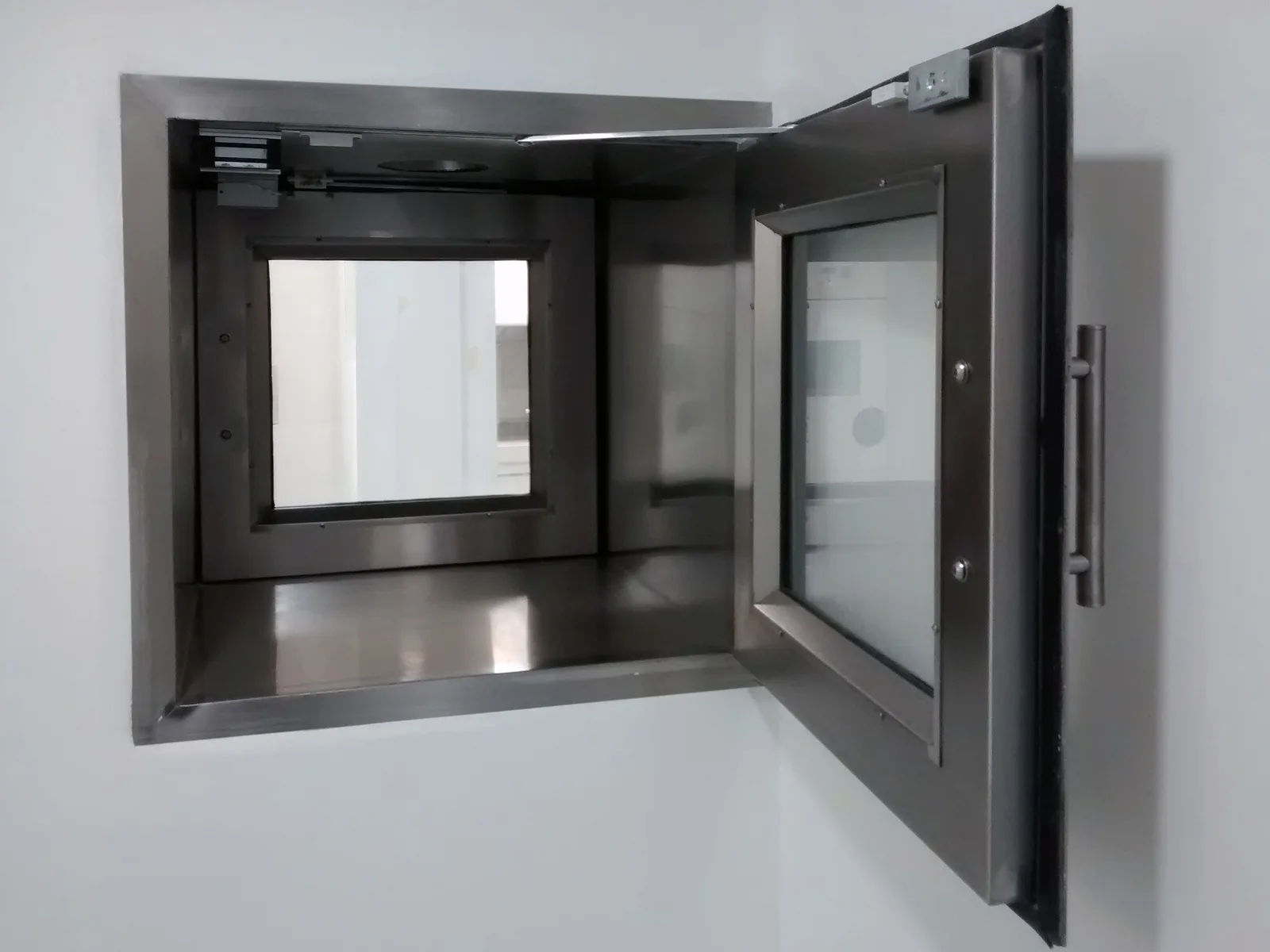 Gabinetes pass-through
